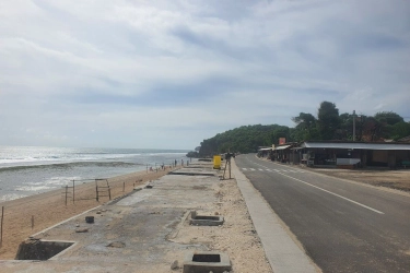 Pantai Sepanjang Gunungkidul Ditata Ulang, Lapak Dibongkar dan Kios Permanen Disempurnakan