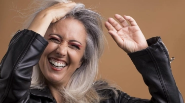5 Penyebab Rambut Beruban selain karena Faktor Usia, Sudah Tahu?