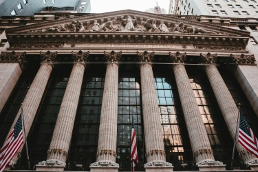 Wall Street Ditutup Menguat, S&P 500 Cetak Rekor ATH