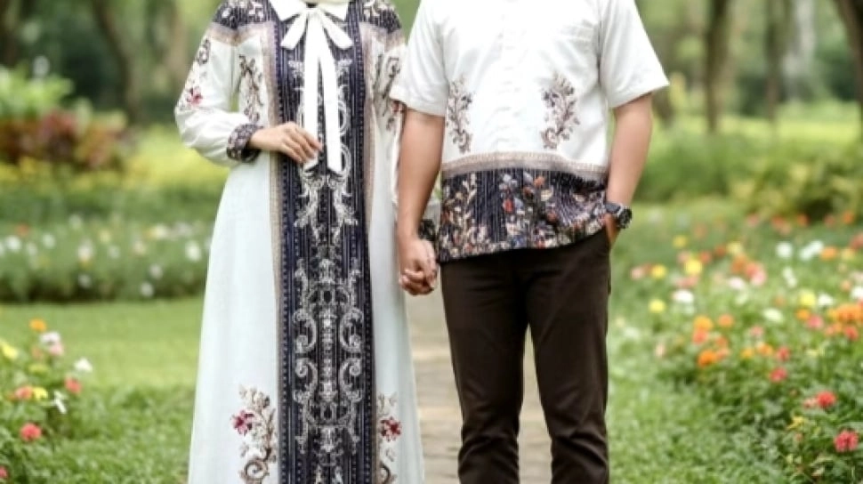 5 Rekomendasi Baju Lebaran 2026 Couple, Apa Warna Terbaik?