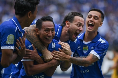 BERITA FOTO Persib Vs Persija, Gol Beckham Putra Antar Maung Juara Paruh Musim