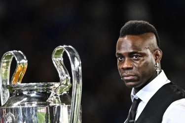 Lewat Tiga Kata, Mario Balotelli Resmi Gabung Klub Kasta Kedua Liga UEA