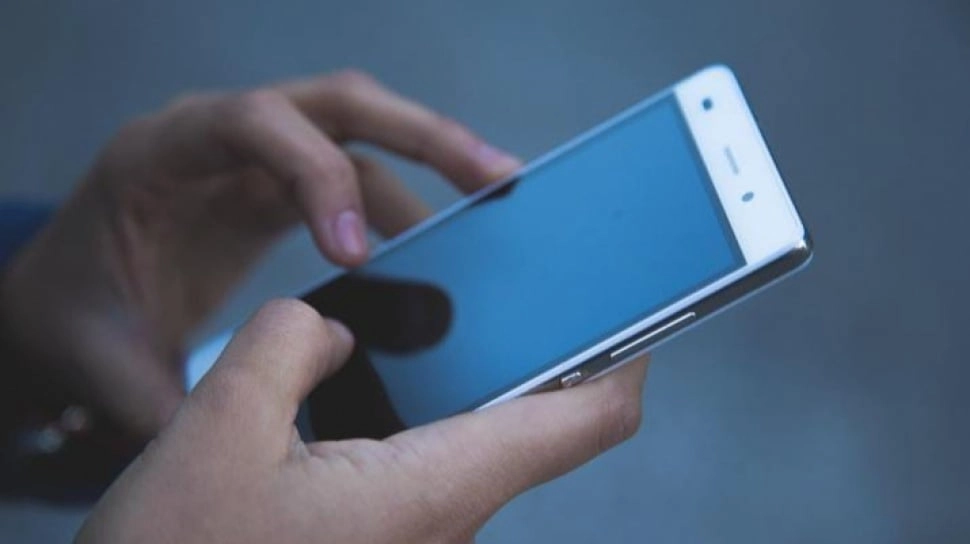 Terpopuler: Cara Cek HP Disadap, Smartwatch Pengukur Detak Jantung Orang Tua