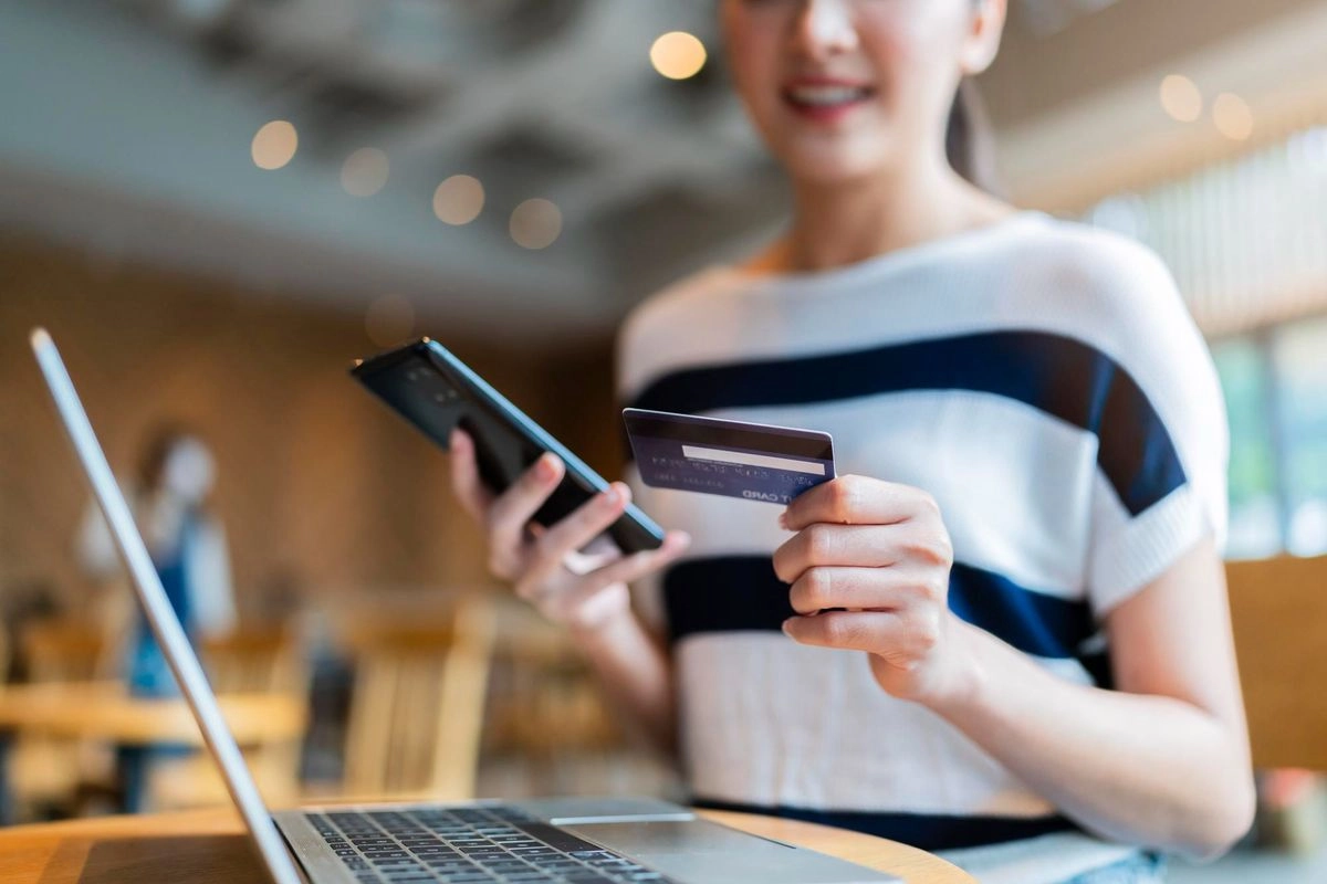 Bank Woori Saudara Dorong Penetrasi Nasabah Ritel lewat Layanan Transfer Online
