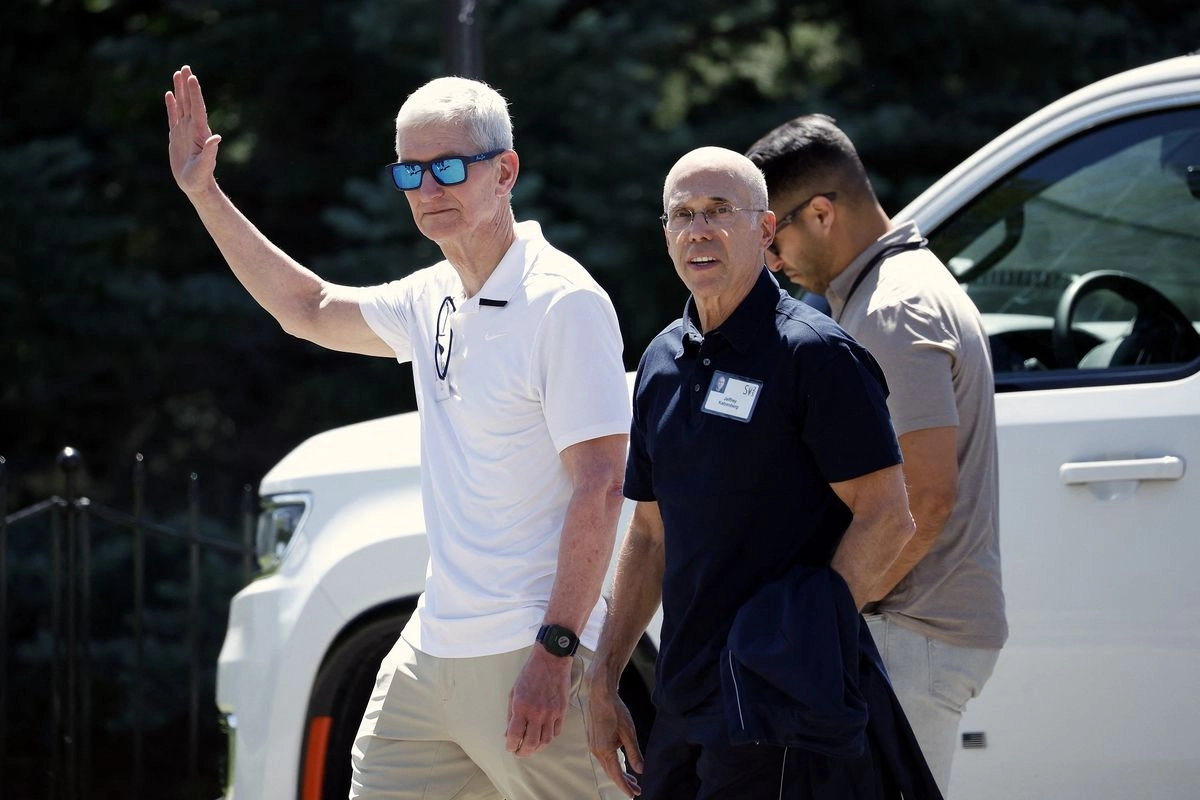 Meski Turun Rp 5 Miliar, Gaji CEO Apple Tim Cook Tetap di Angka Triliunan