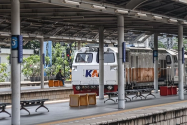 7 Kereta Relasi Cirebon–Jakarta yang Stabil Penumpang di Pekan Kedua Januari