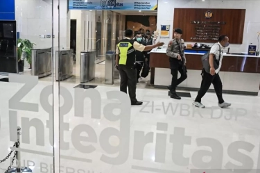 Kantor KPP Madya Jakut 'Diobok-obok' KPK selam 11 Jam, Sejumlah Dokumen dan Uang Disita