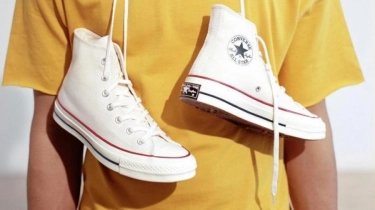 Cara Mencuci Sepatu Kanvas Putih, Kinclong seperti Pertama Beli