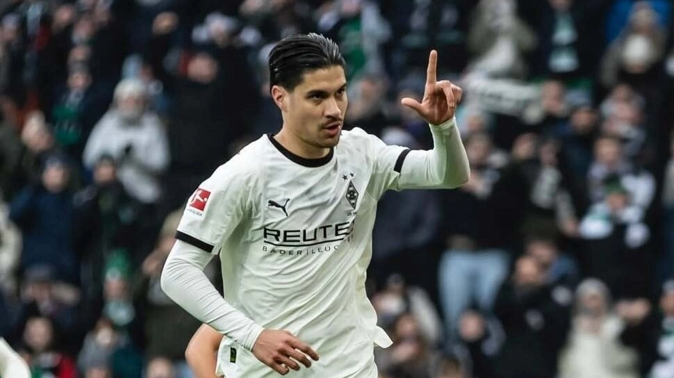 Sukses Berperan Bagi Kemenangan Besar Monchengladbach, Kevin Diks Dipuji Pelatih