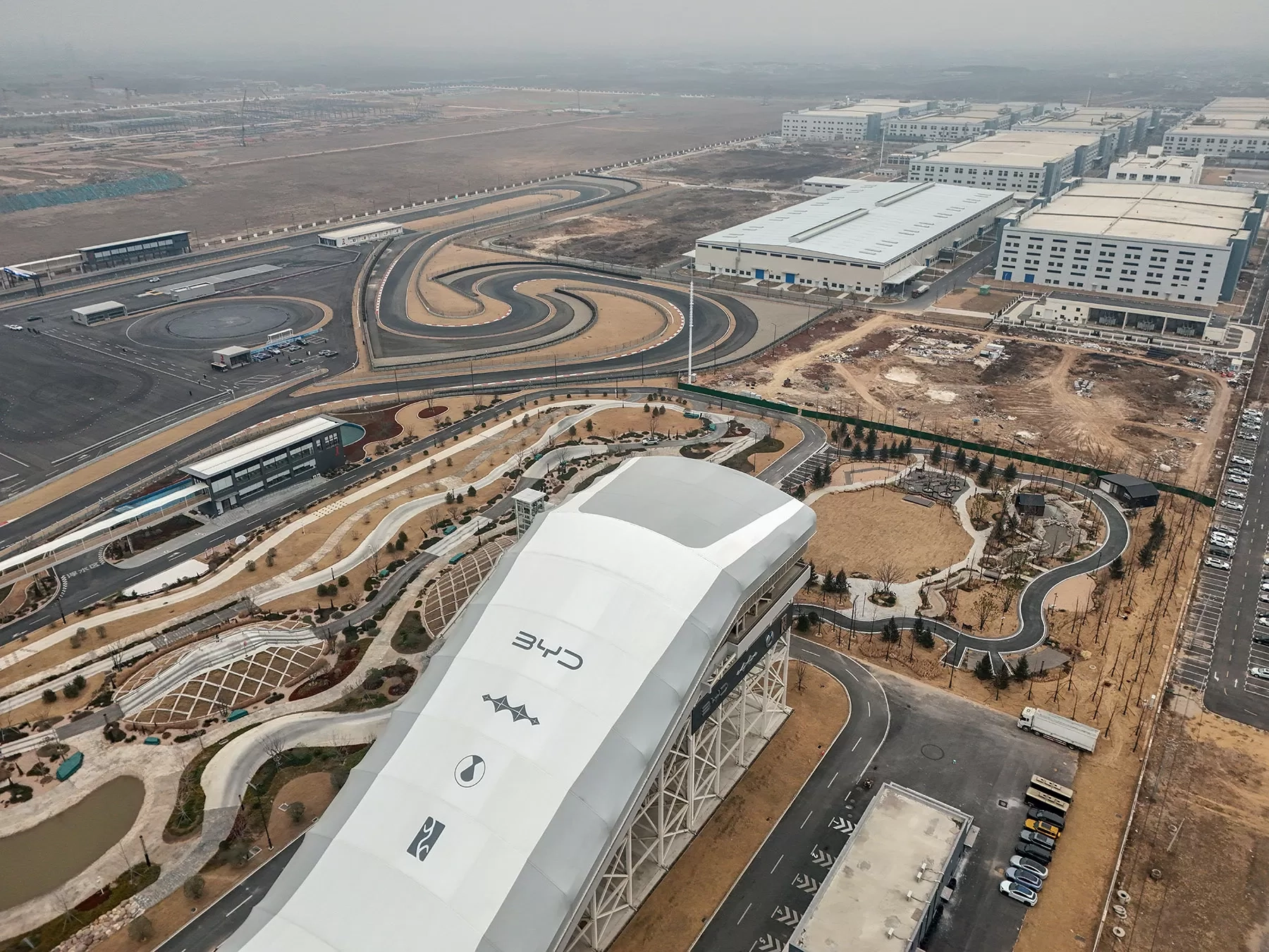 Melihat Langsung Sirkuit Milik BYD di Zhengzhou Tiongkok, Jurnalis Indonesia Jadi Delegasi Pertama Dunia   