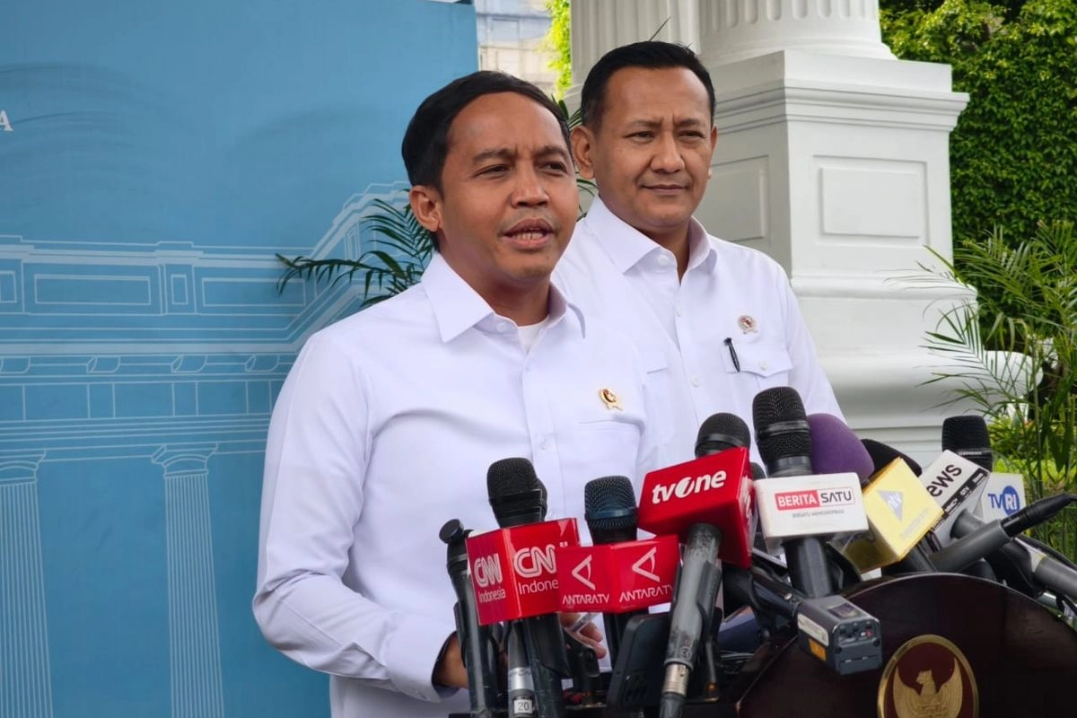 Menhut Moratorium Penebangan dan Pengangkutan Kayu Usai Banjir Sumatera