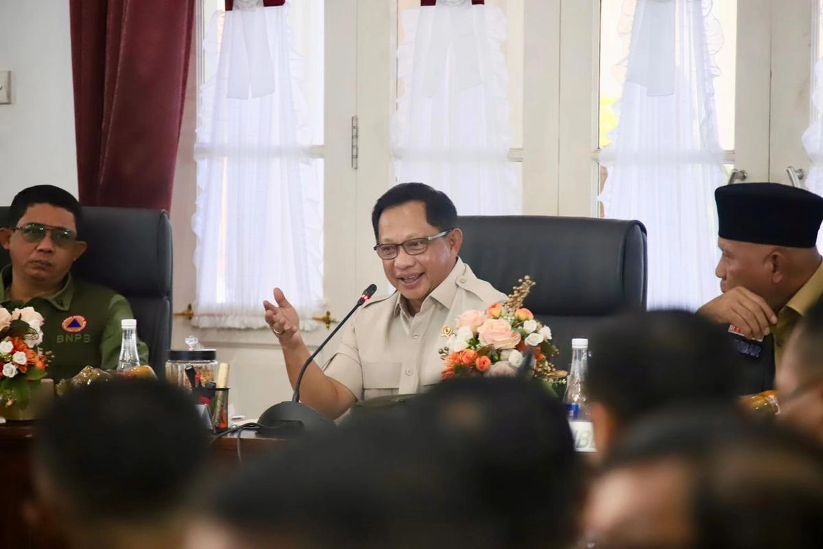 Taruna KKP Bantu Bersih-bersih Sumatera, Mendagri: Jangan Minta Makan ke Pemda