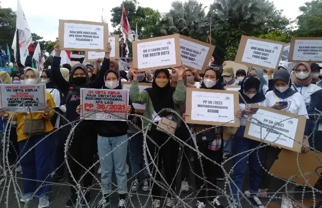 Buruh Bandingkan Kebijakan KDM dengan Andra Soni Terkait UMSK: Pekerja Banten Lebih Sejahtera