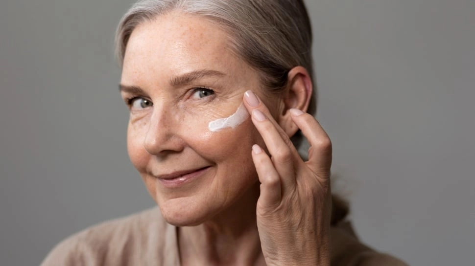 5 Day Cream Anti Aging untuk Hempaskan Flek Hitam Usia 50 Tahun ke Atas