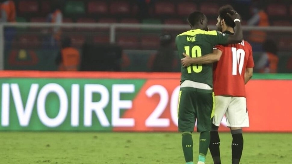 Sadio Mane Bikin Mohamed Salah Pulang ke Anfield dengan Cemberut