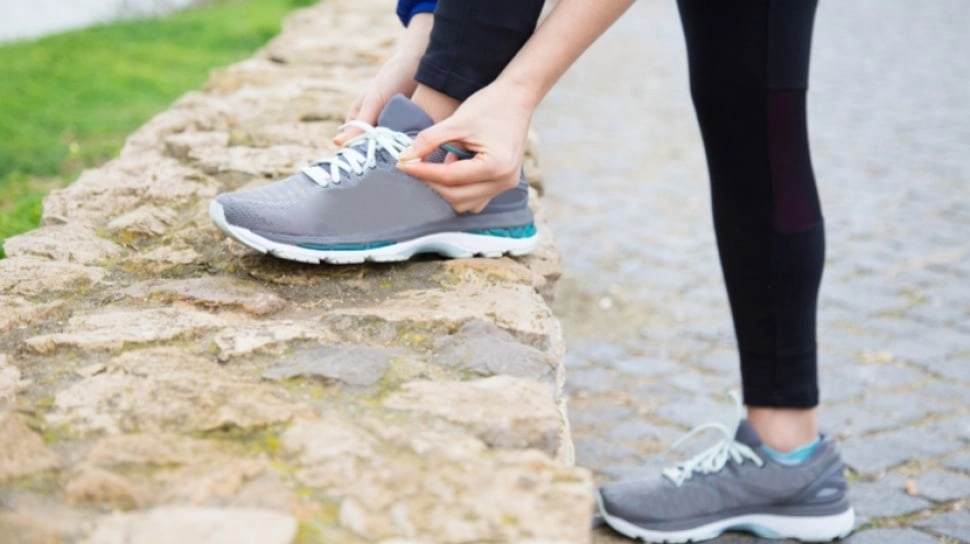 5 Sepatu Jalan Paling Nyaman: Lolos Uji 10.000 Langkah, Kaki Anti Pegal dan Nyeri