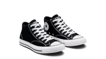 7 Sepatu Converse Sol Datar Buat Nge-gym Sekaligus Nongkrong