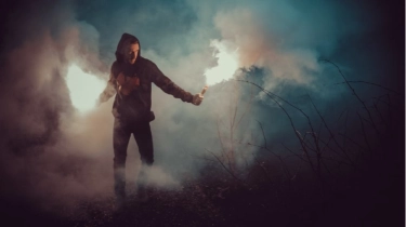 Jarak Pandang Nyaris Nol, Laga Bayern Munich vs Koln Sempat Dihentikan Gegara Asap