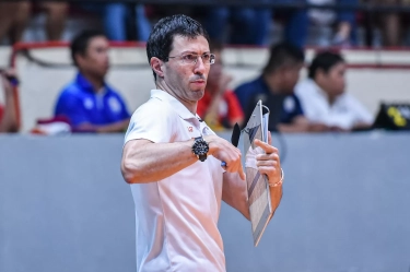 Perhatikan Saran Fans, Gresik Phonska Sapu Bersih Dua Laga Proliga 2026 Bareng Alessandro Lodi