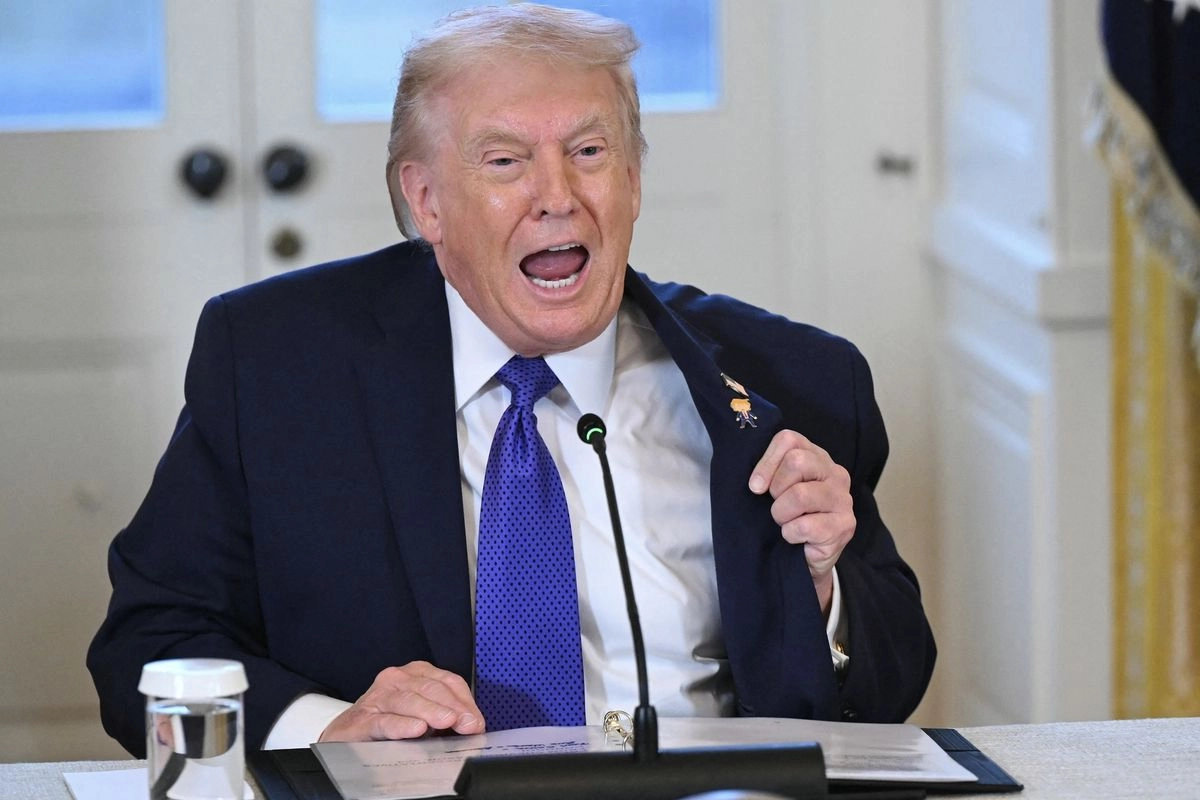 Trump Ancam Tarif Tambahan ke Negara yang Tolak Rencana AS di Greenland