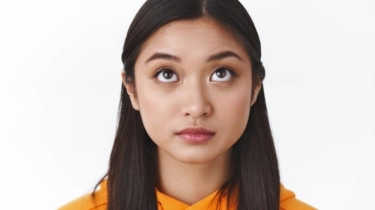 5 Moisturizer untuk Hilangkan Mata Panda Usia 30 Tahun