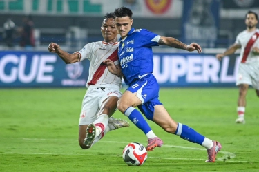 Eliano Reijnders Serukan Fokus, Perjalanan Persib Masih Panjang