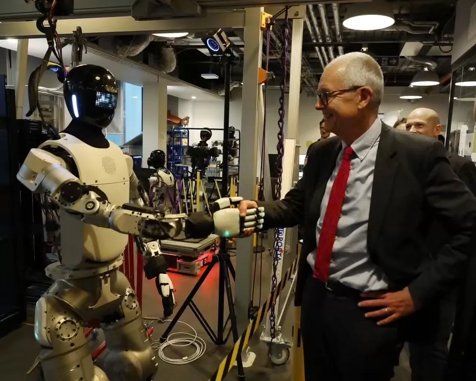 Gelombang AI dan Robotika Ubah Dunia Kerja Global, Inggris Waspadai Risiko Pengangguran Massal