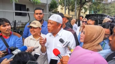 Viral Bawa Mobil Mewah di Malaysia, Pengacara Jelaskan Eggi Sudjana Hanya Coba di Sela Pengobatan Kanker