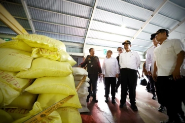 Amran Curiga 1.000 Ton Beras Ilegal Dikirim ke Daerah Penghasil Beras