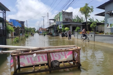 Prabowo Minta Mendagri Petakan Titik Rawan Banjir di Jawa