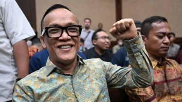 Eks Wamenaker Noel Didakwa Dapat Gratifikasi Rp3,3 Miliar dan Motor Ducati Scrambler