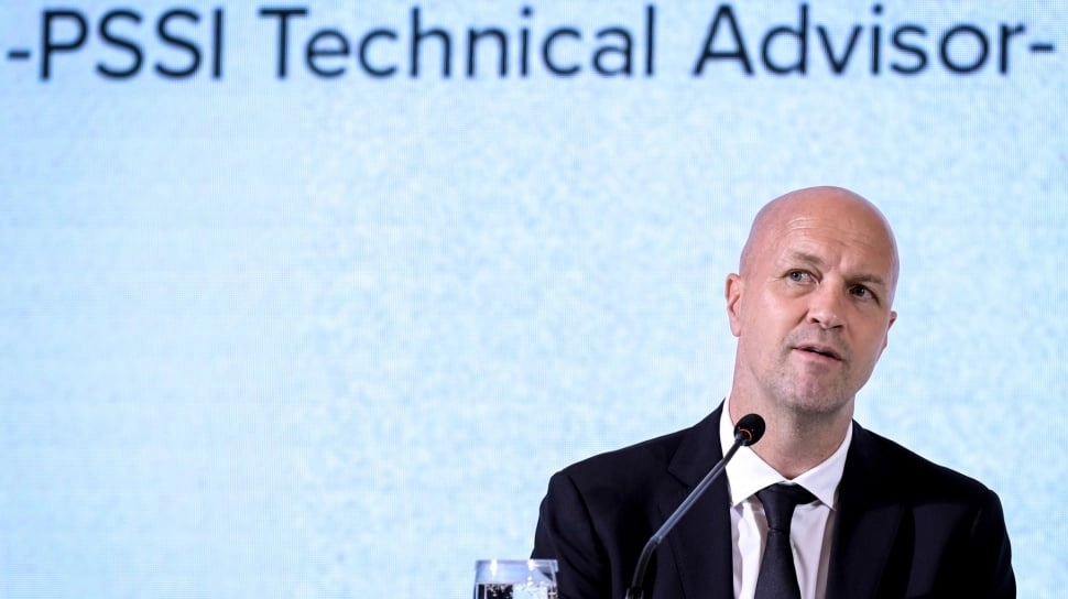 Kebijakan Jordi Cruyff Buka Jalan Dean James Direkrut Ajax Amsterdam