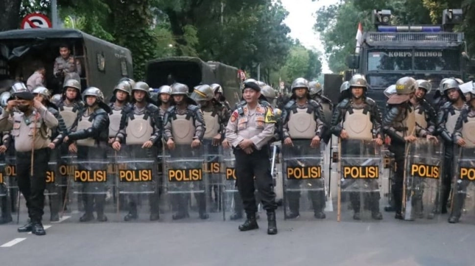 Ribuan Personel Gabungan Dikerahkan Amankan Dua Aksi Demo di Monas dan DPR