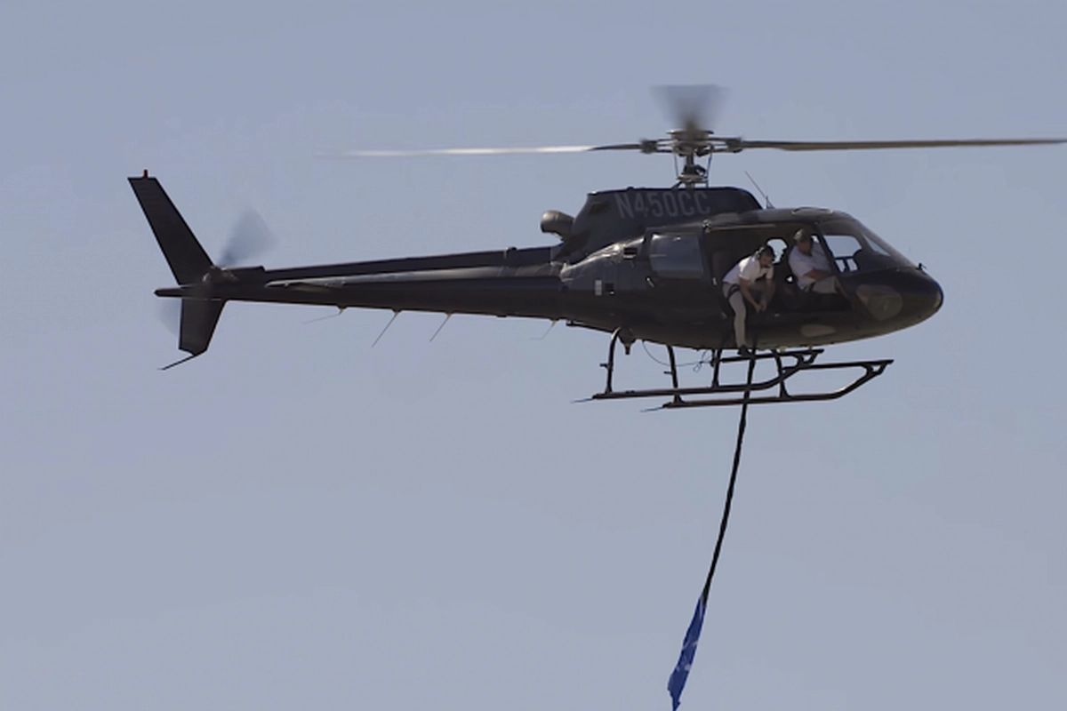 YouTuber Sewa Helikopter demi Jawab Soal Olimpiade Fisika yang Viral, Jawabannya Beda-beda
