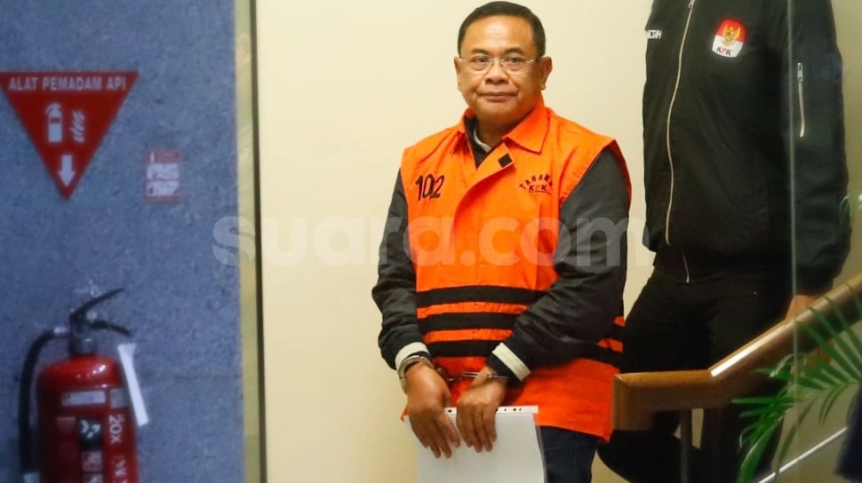 Pakai Rompi Oranye dan Tangan Terborgol, Sudewo Minta Warga Pati Tetap Tenang