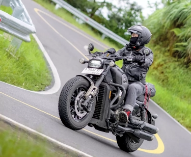 Tetap Gaya dan Aman ketika Touring: 4 Pilihan Outfit Ideal Sesuai Jenis Motor