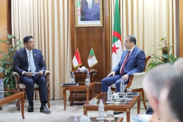 Diplomasi Pupuk: Indonesia Amankan Gas dan Fosfat dari Aljazair