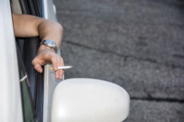 Nyaris Terlindas Truk gara-gara Puntung Rokok, Warga Ini Gugat UU LLAJ ke MK