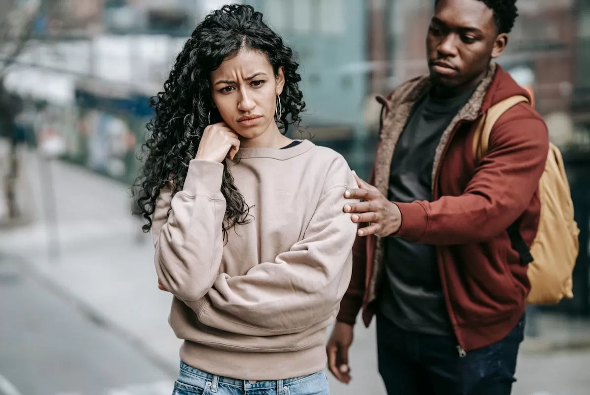 Cewek Tiba-tiba Diam? Ini 6 Alasan Silent Treatment yang Sering Disalahpahami