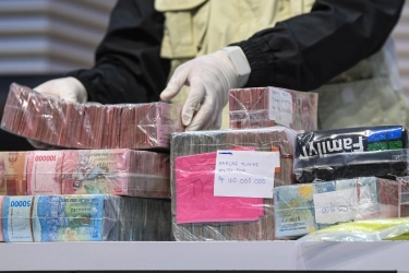 Penampakan Karung Berisi Uang Hasil Pemerasan Bupati Pati Sudewo