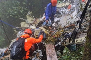 Pesawat ATR 42-500 Jatuh di Gunung Bulusaraung: 6 Jenazah Ditemukan, Ini Identitas Korban yang Sudah Terungkap