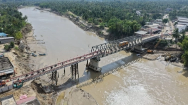ADHI Selesaikan Jembatan Darurat di Bireun Aceh, Aktivitas Ekonomi Kembali Jalan