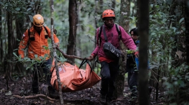 Basarnas: Enam Korban Kecelakaan ATR 42-500 di Gunung Bulusaraung Masih Dievakuasi