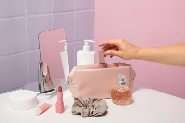 9 Produk Kecantikan yang Sebaiknya Tidak Disimpan di Kamar Mandi