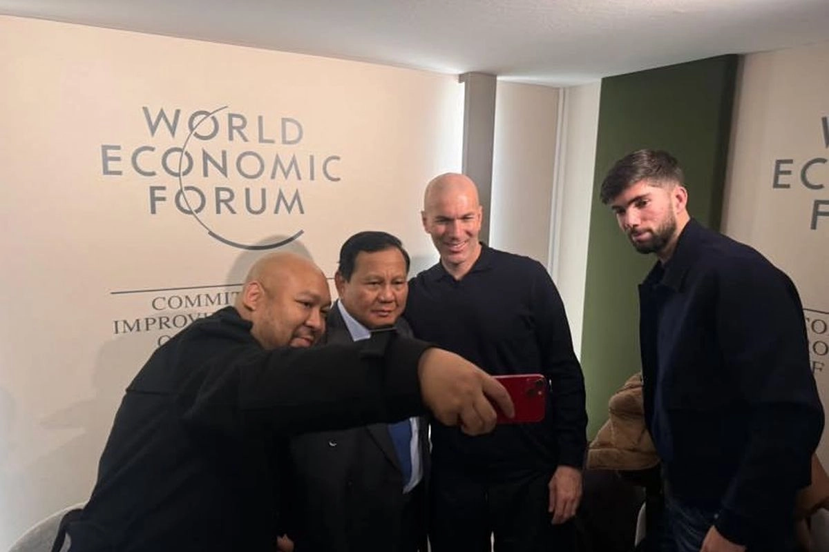Prabowo Bertemu Legenda Sepak Bola Zinédine Zidane di Swiss