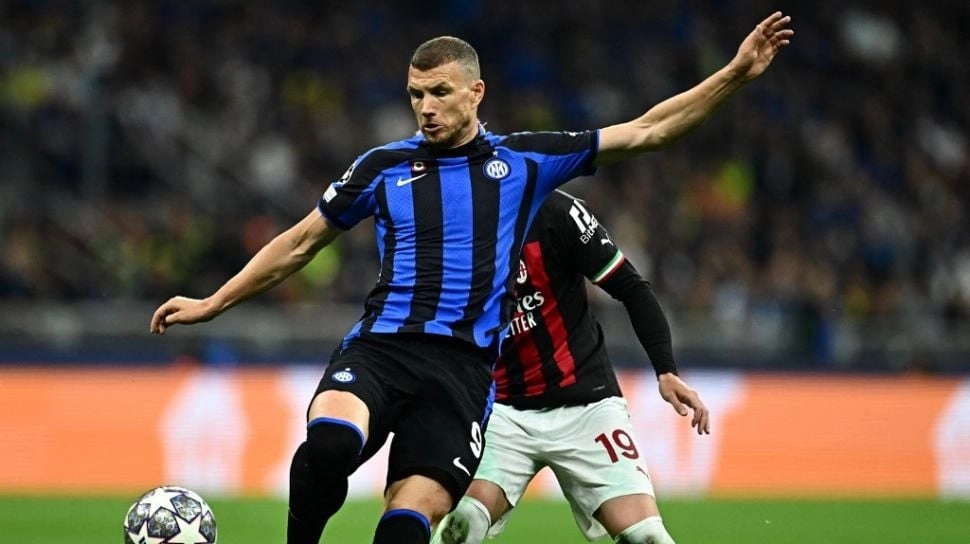 Edin Dzeko Pilih Schalke 04 Demi Panggilan Hati, Meski Harus Turun ke Bundesliga 2 Jerman