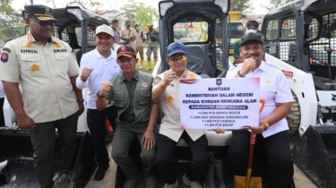 Kasatgas Tito Karnavian Salurkan Bantuan Terpadu untuk Percepat Pemulihan Aceh Tamiang