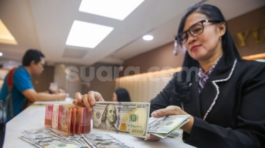 Rupiah Berhasil Tundukan Dolar AS Hari, Tembus Level Rp 16.820/USD