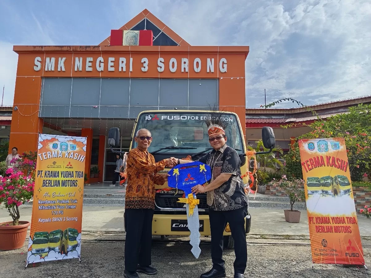 KTB Perluas Kontribusi Pendidikan Vokasi dengan Donasi Mitsubishi Fuso Colt Diesel ke SMK Negeri 3 Sorong