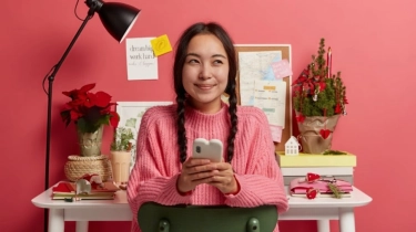 Tak Keluar Rumah, Tetap Berpenghasilan: Cara Ibu Rumah Tangga Jadi Mandiri Finansial